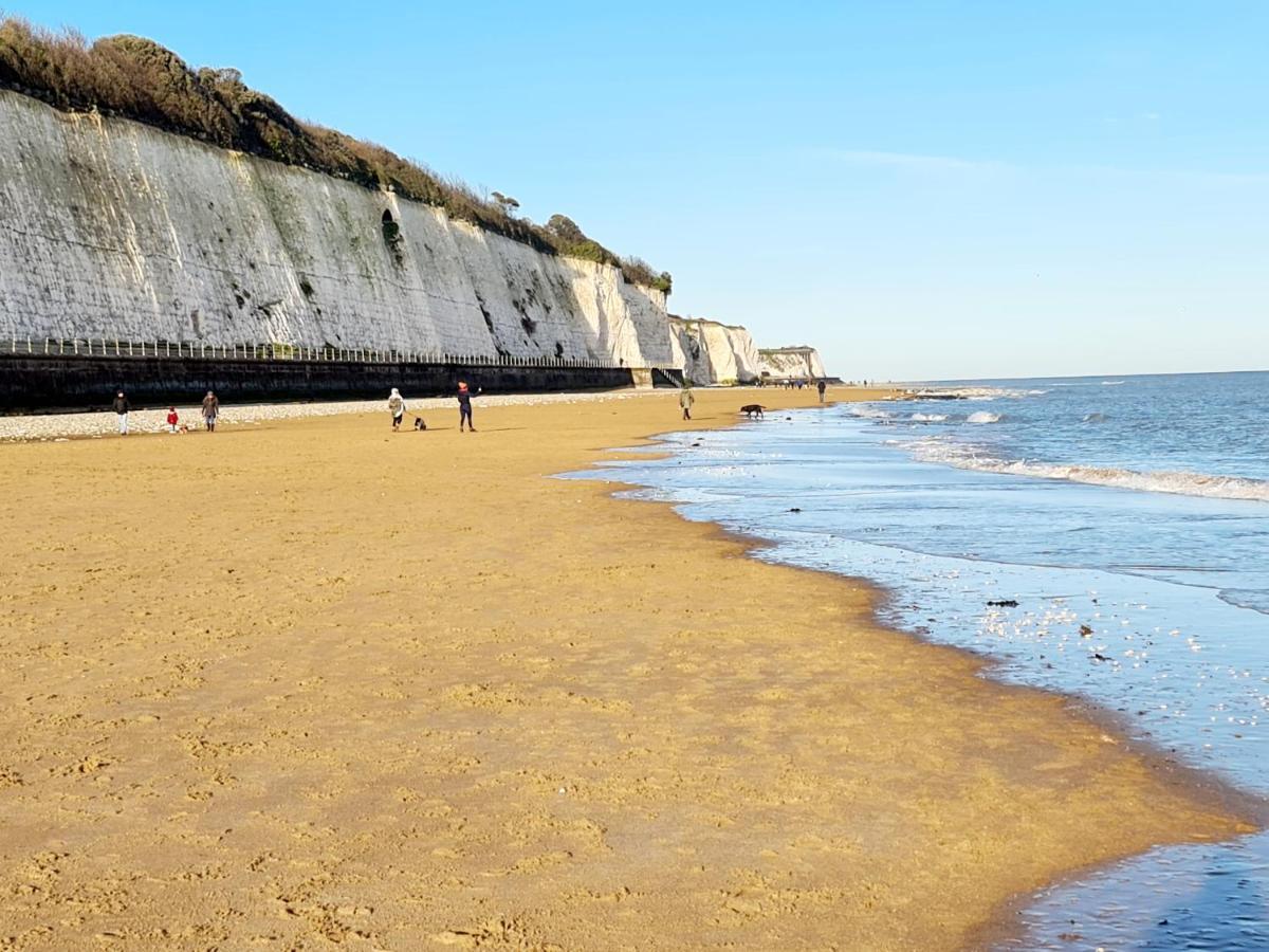 Vitamin Sea Beachfront Apartment Ramsgate - Sleeps 4 외부 사진